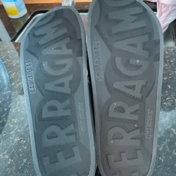 Salvatore Ferragamo Grove Print Slides main image 3